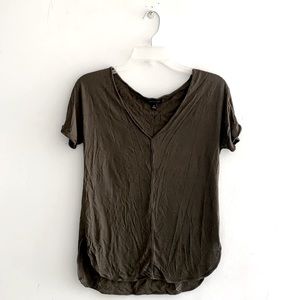Banana Republic V Neck Vintage T— Olive